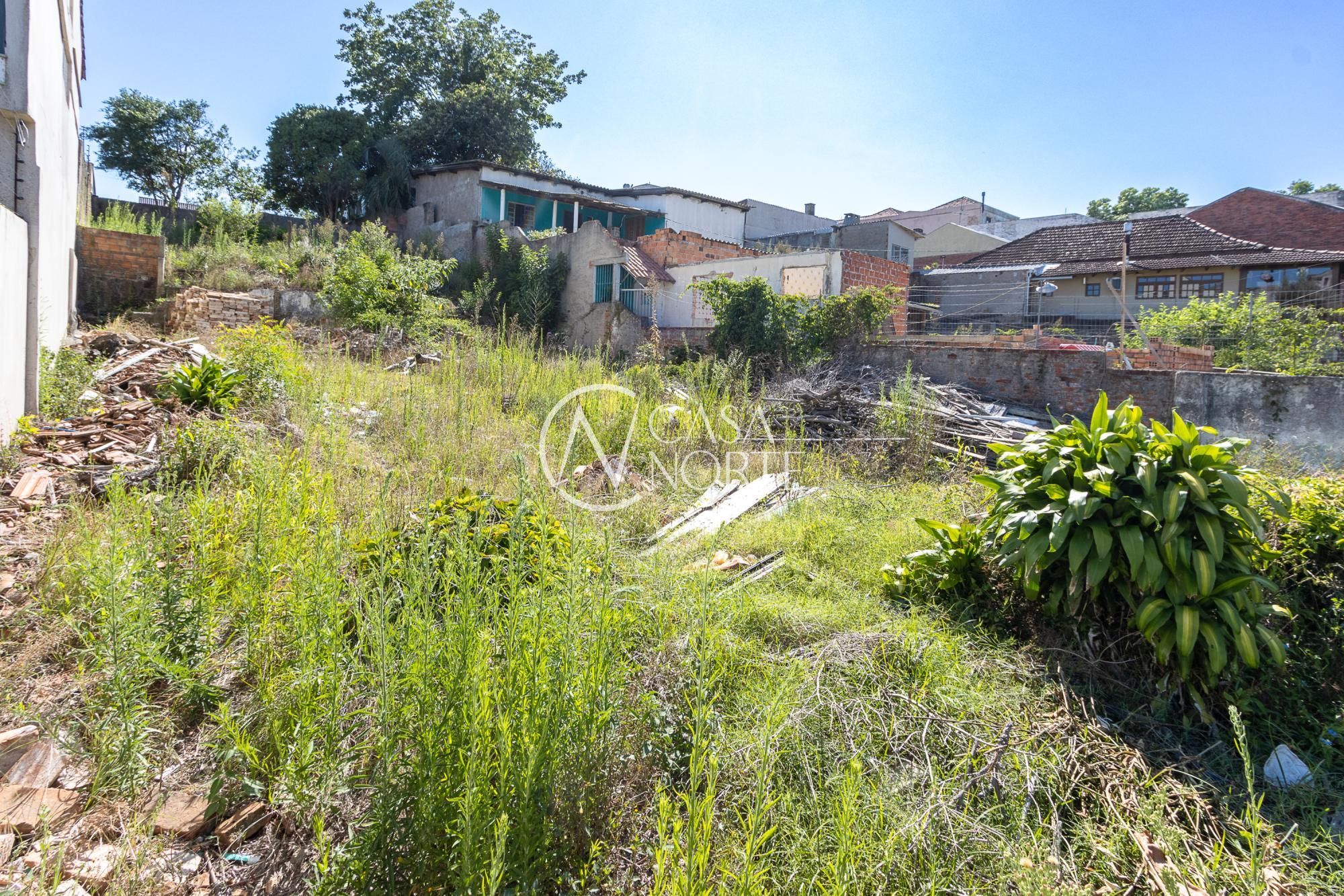Terreno à venda  com 352m², Rua Silvério Souto no bairro Teresópolis em Porto Alegre