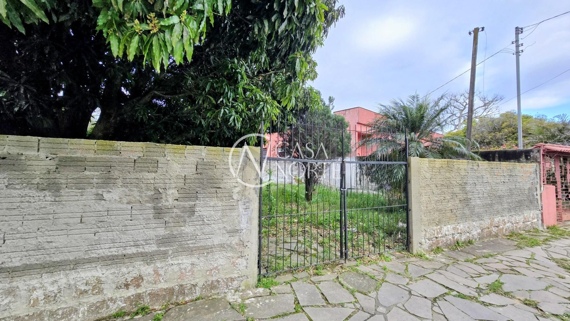 Terreno à venda  com 560m², Avenida Guaíba no bairro Espírito Santo em Porto Alegre