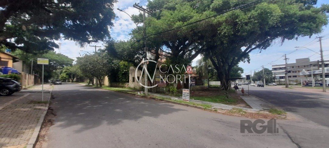 Terreno à venda  com 968m², Avenida Coronel Marcos no bairro Pedra Redonda em Porto Alegre