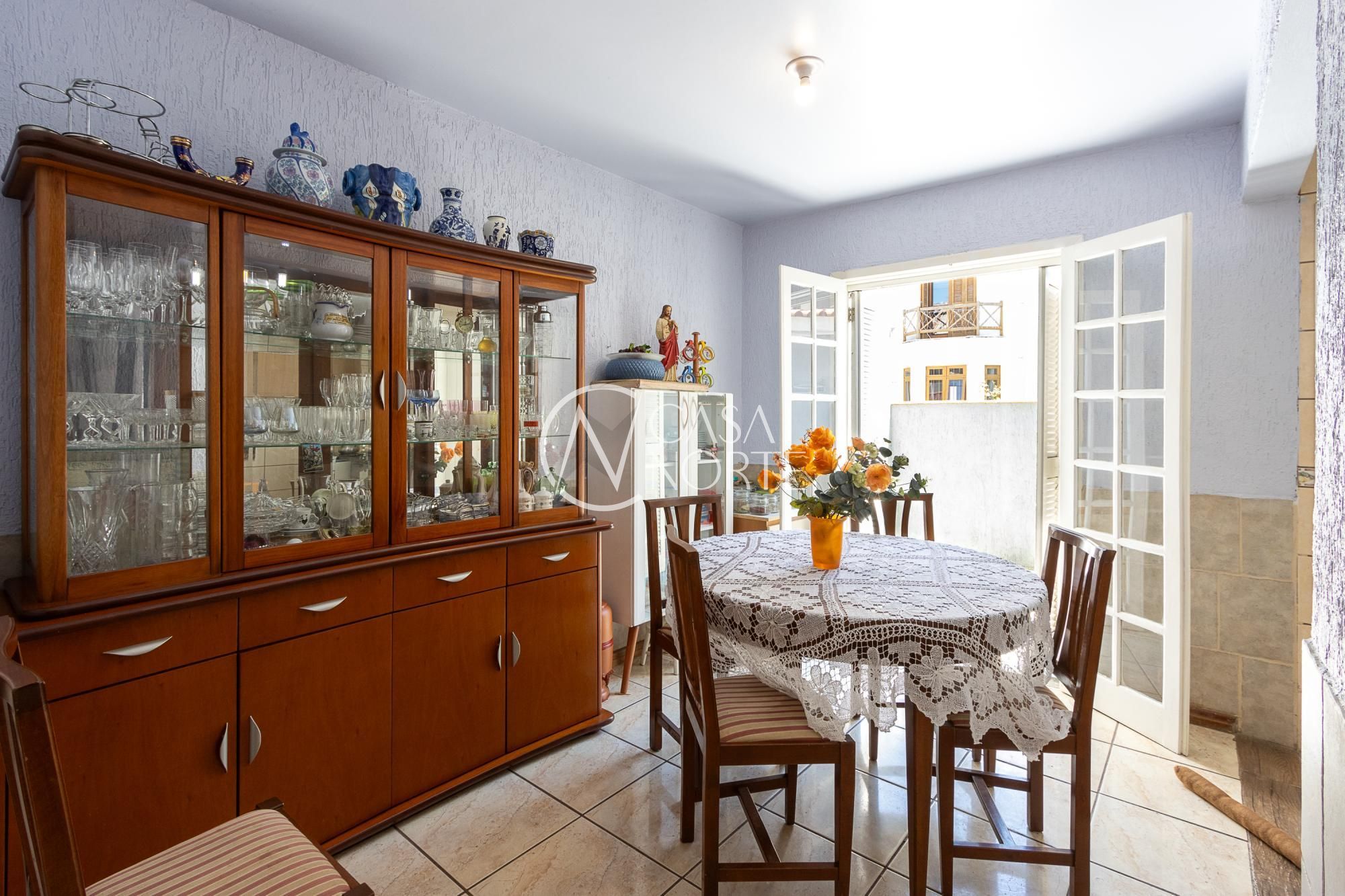 Casa de Condomínio à venda com 3 quartos, 161m², 1 suíte, 2 vagas, Rua Osório Mendes Ouriques no bairro Guarujá em Porto Alegre