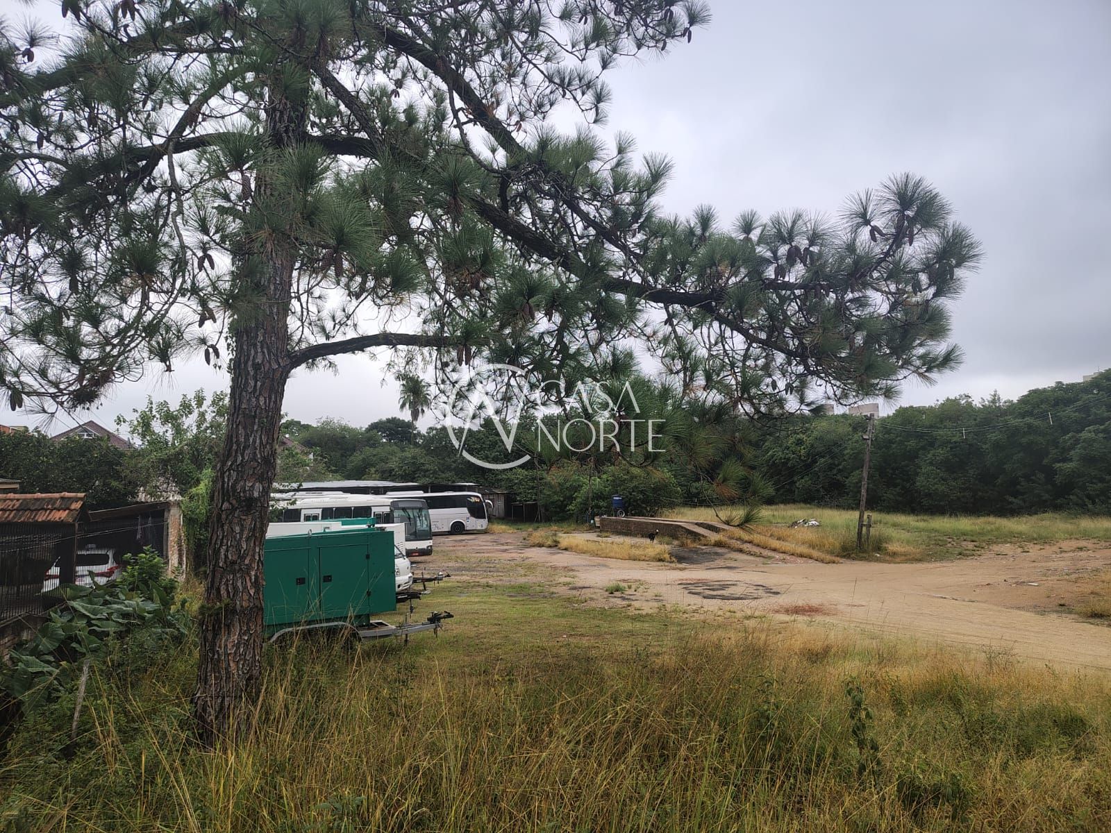 Terreno à venda  com 1680m², Rua Camaquã no bairro Camaquã em Porto Alegre