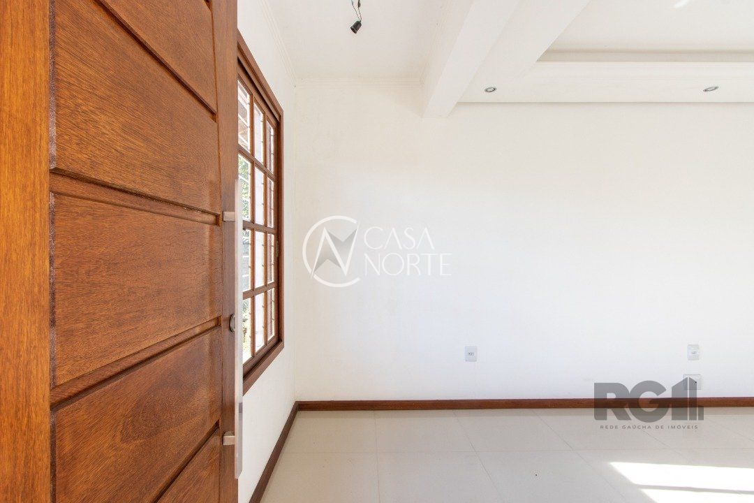 Casa à venda com 3 quartos, 120m², 1 suíte, 1 vaga, Rua Itacyr Rossi no bairro Guarujá em Porto Alegre
