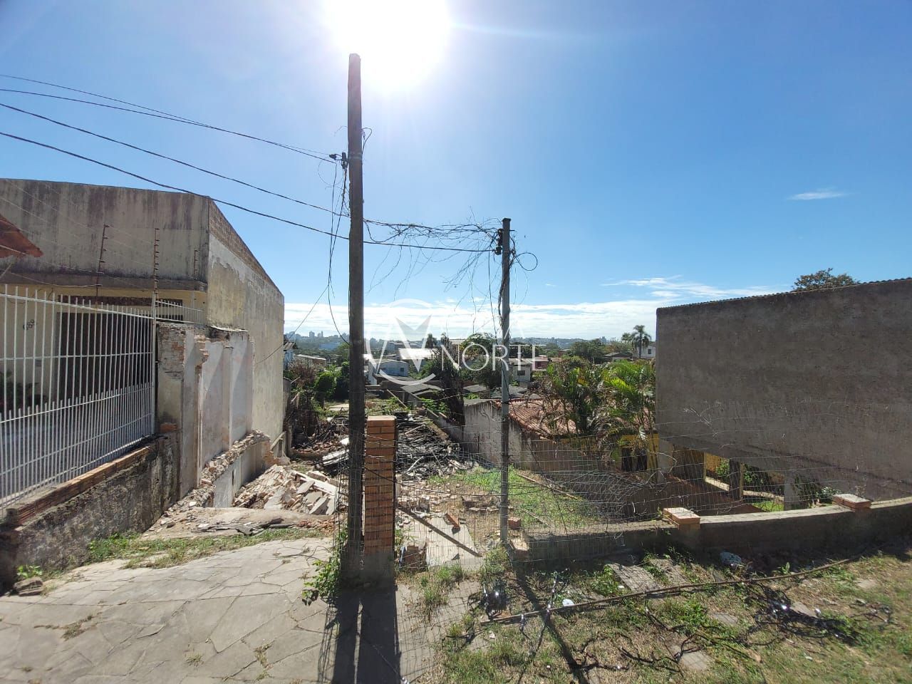 Terreno à venda  com 715m², Avenida Veiga no bairro Coronel Aparício Borges em Porto Alegre