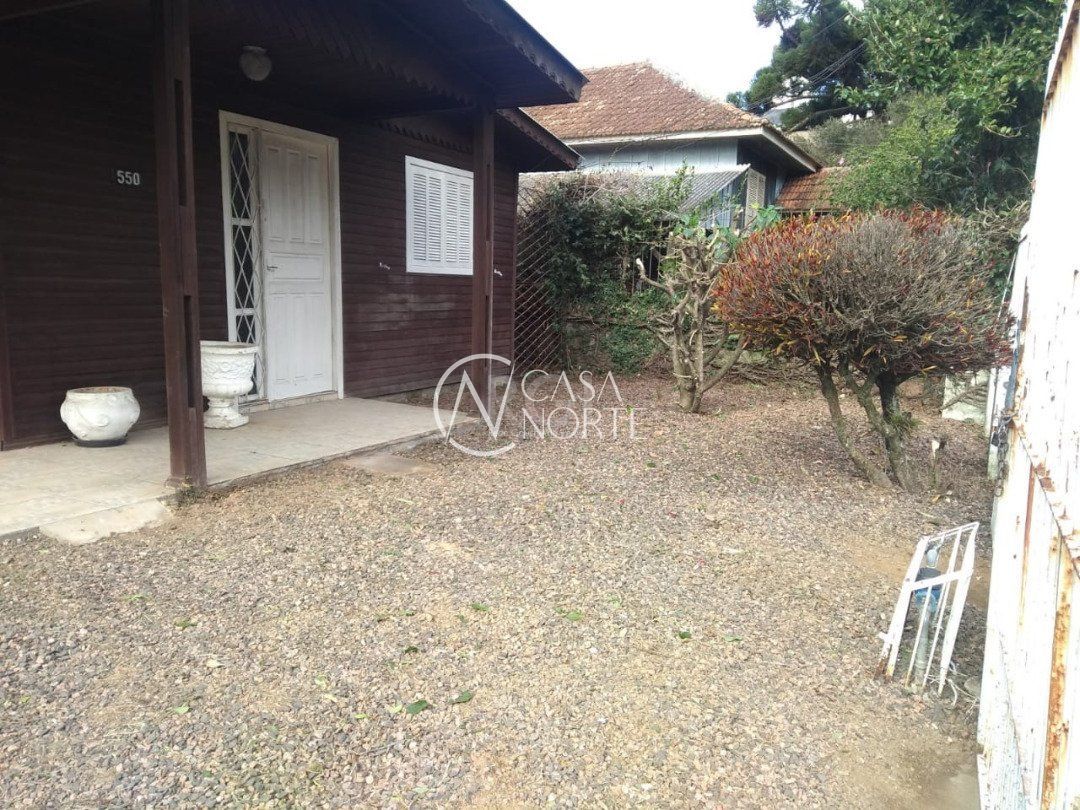 Casa à venda com 2 quartos, 220m², 2 vagas, Rua José Gomes no bairro Tristeza em Porto Alegre