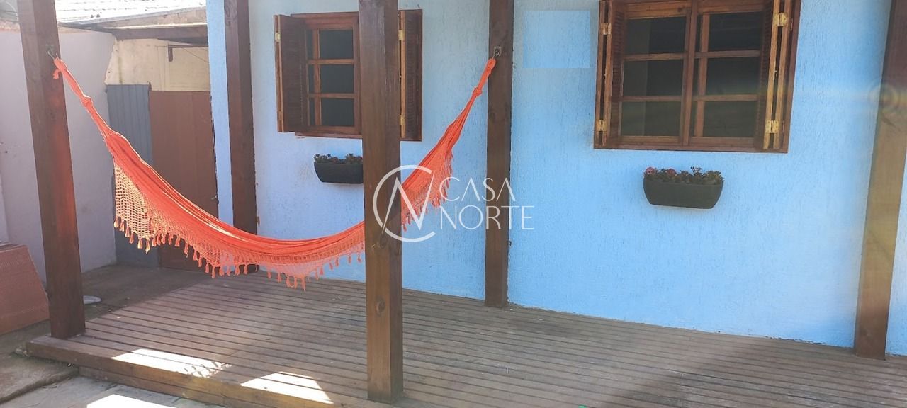 Casa à venda com 2 quartos, 167m², 2 vagas, Rua João Mora no bairro Camaquã em Porto Alegre