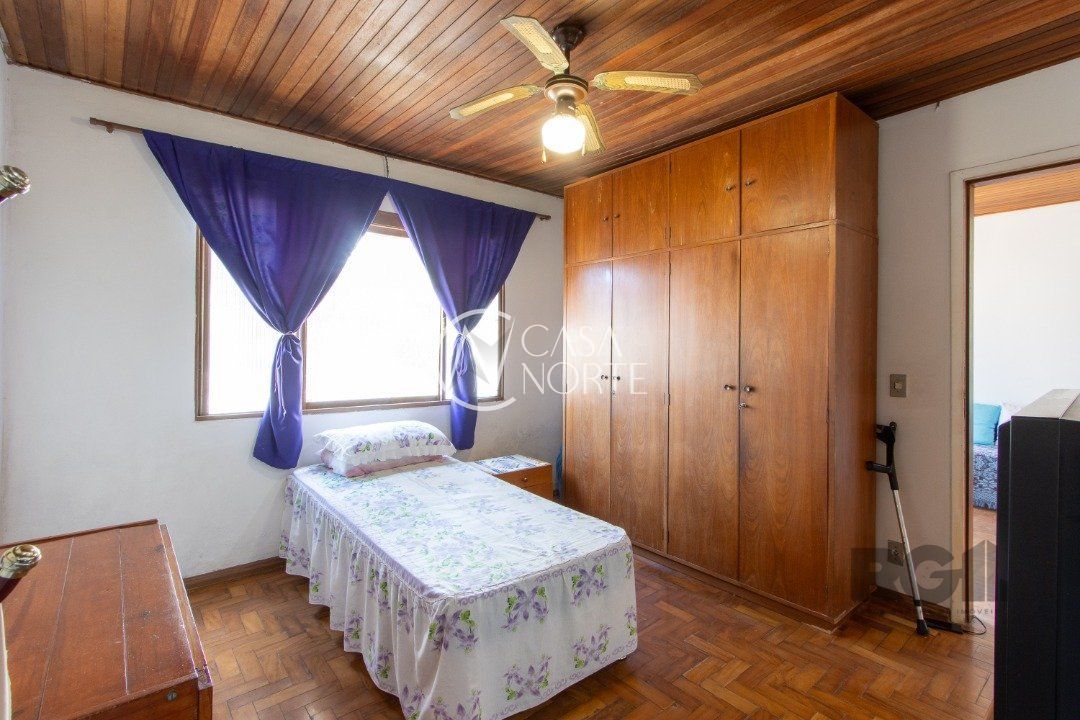 Casa à venda com 3 quartos, 153m², 2 vagas, Rua Hilario Cristo no bairro Aberta dos Morros em Porto Alegre