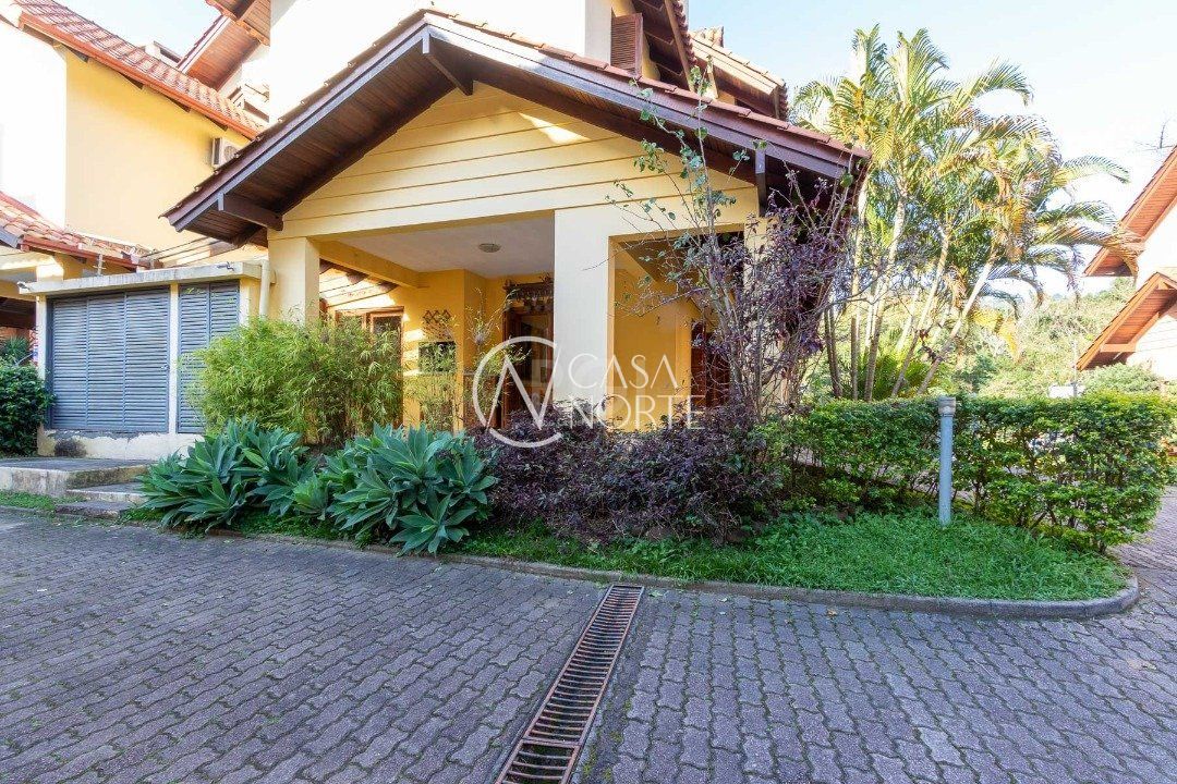 Casa de Condomínio à venda com 3 quartos, 174m², 1 suíte, 2 vagas, Rua Luis Felipe Monmany no bairro Espírito Santo em Porto Alegre