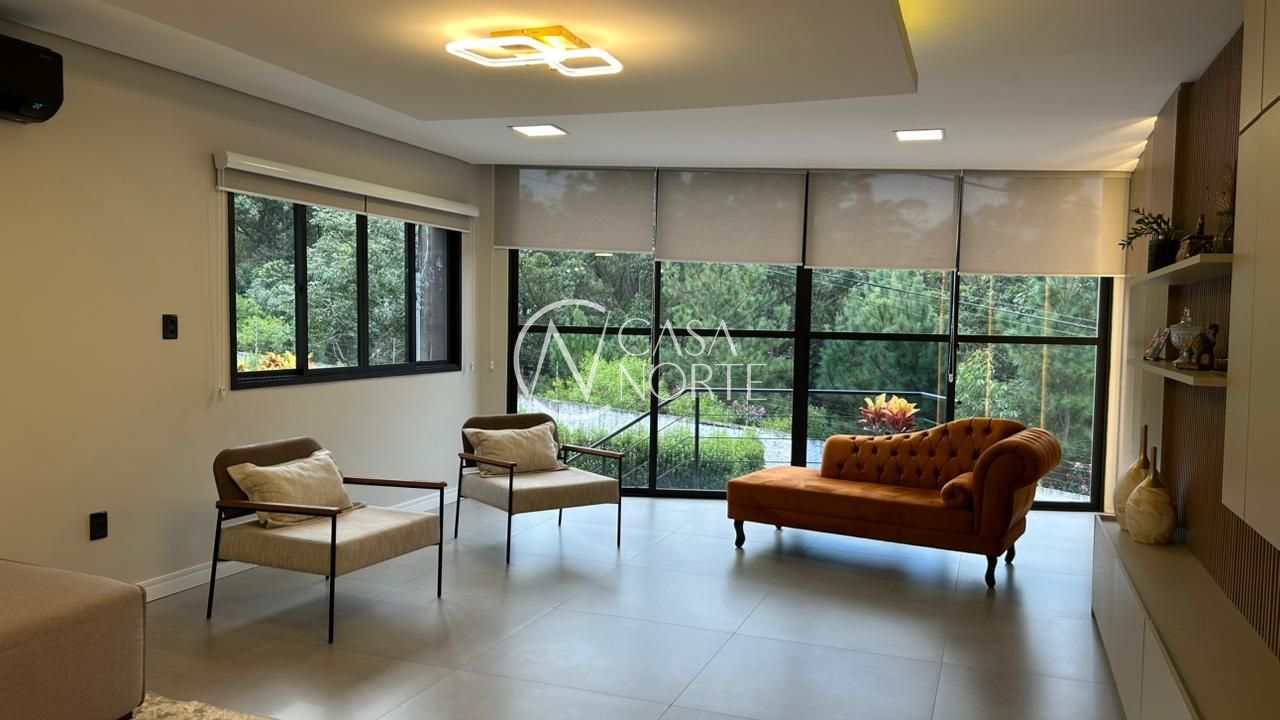 Casa de Condomínio à venda com 3 quartos, 268m², 3 suítes, 2 vagas, Avenida Juca Batista no bairro Hípica em Porto Alegre