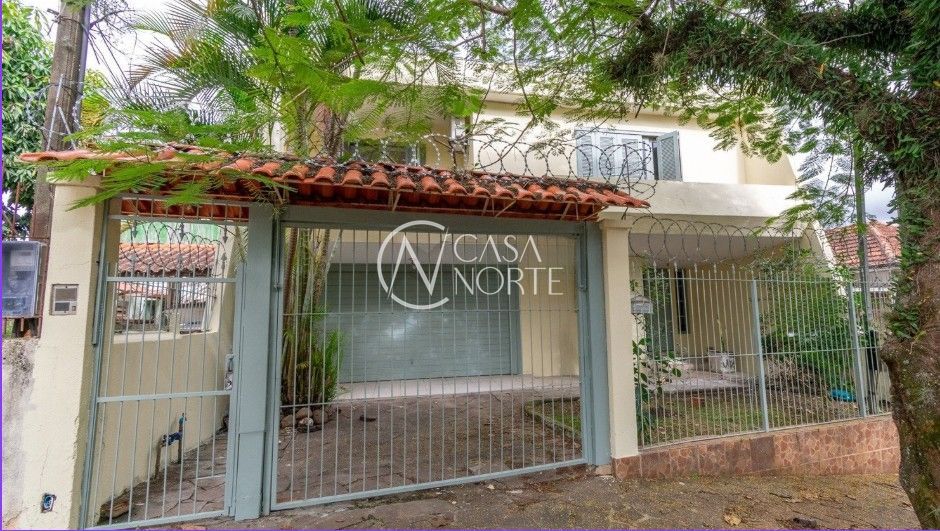Casa à venda com 3 quartos, 270m², 1 suíte, 2 vagas, Rua Fontoura Xavier no bairro Jardim São Pedro em Porto Alegre