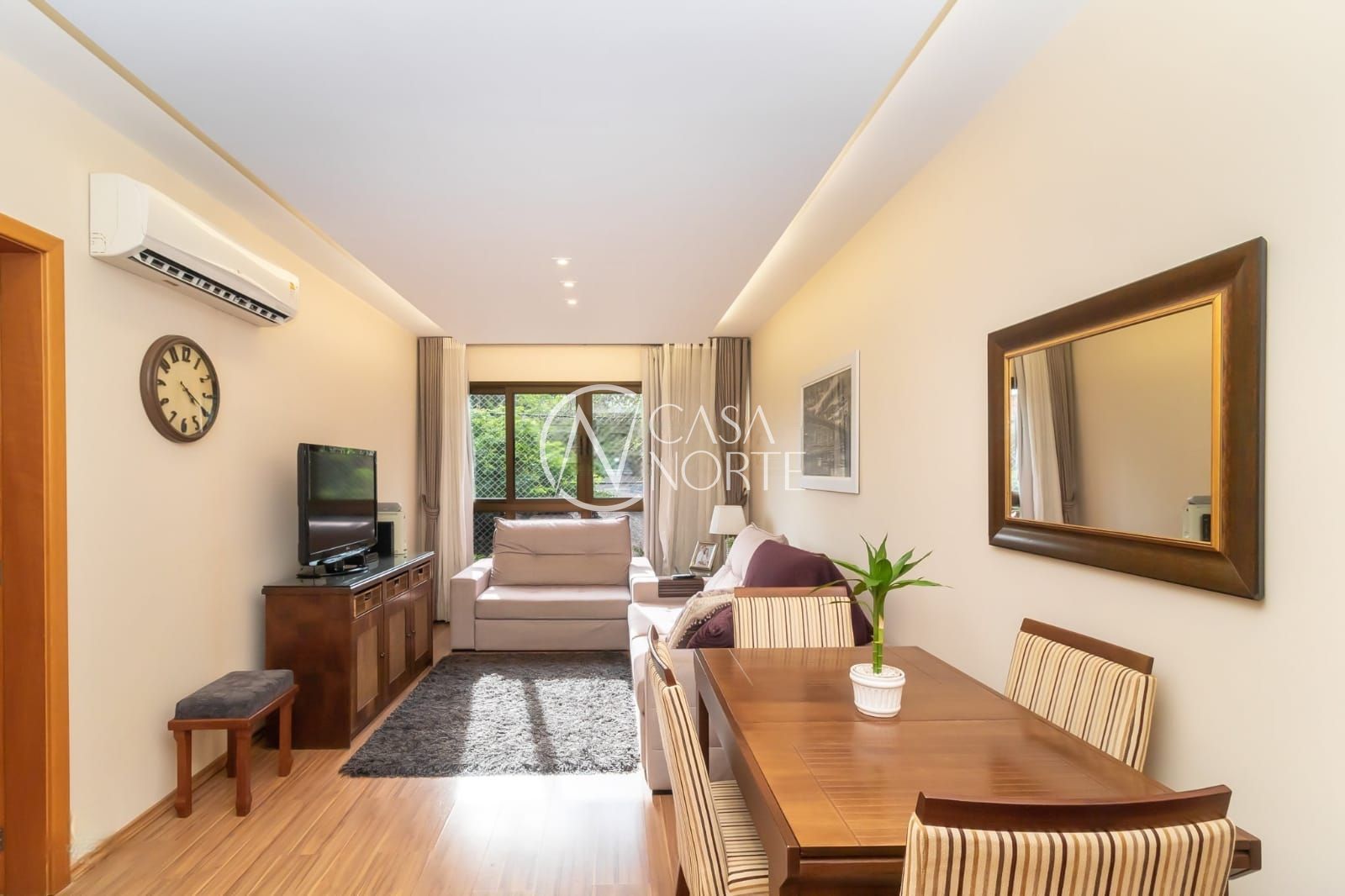 Apartamento à venda com 2 quartos, 73m², 1 suíte, 1 vaga, Rua Faria Santos no bairro Petrópolis em Porto Alegre