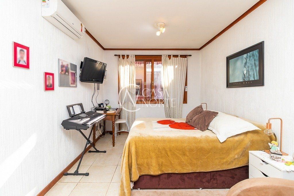 Casa de Condomínio à venda com 3 quartos, 239m², Rua Gilberto Laste no bairro Santa Tereza em Porto Alegre