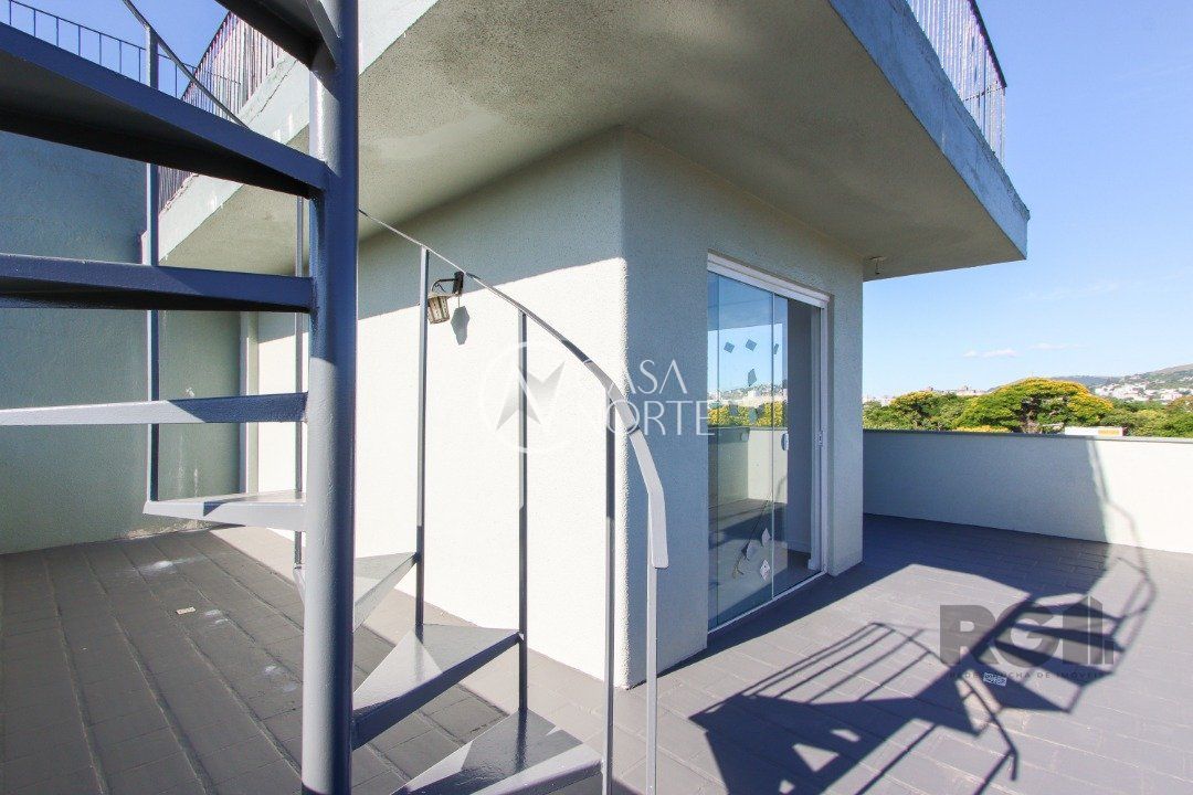 Cobertura à venda com 2 quartos, 110m², Rua Chico Pedro no bairro Camaquã em Porto Alegre