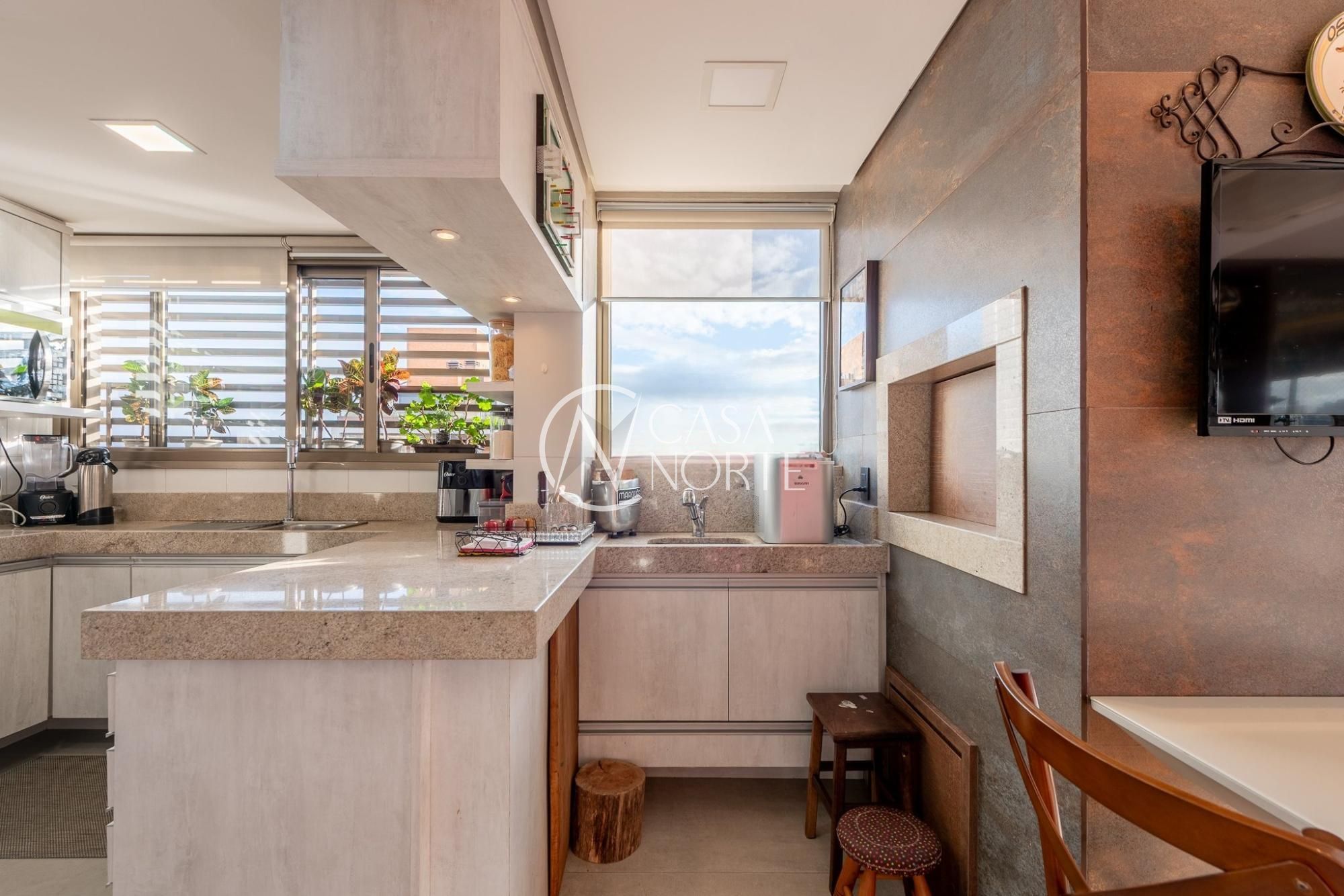 Apartamento à venda com 3 quartos, 120m², 3 suítes, 3 vagas, Rua Professor Fitzgerald no bairro Petrópolis em Porto Alegre