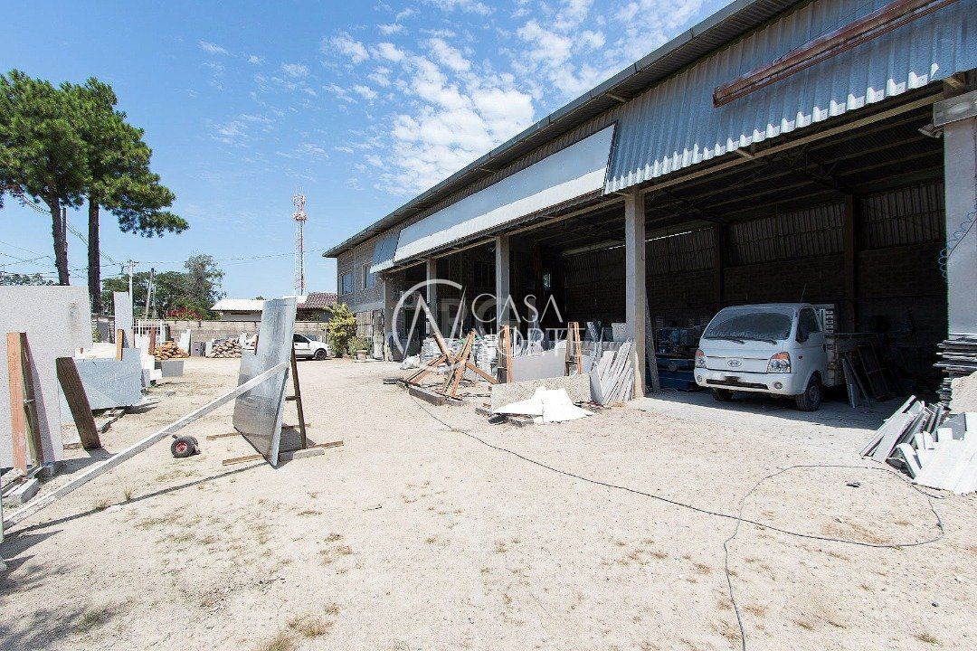 Pavilhão à venda , 550m², Avenida Edgar Pires de Castro no bairro Lageado em Porto Alegre