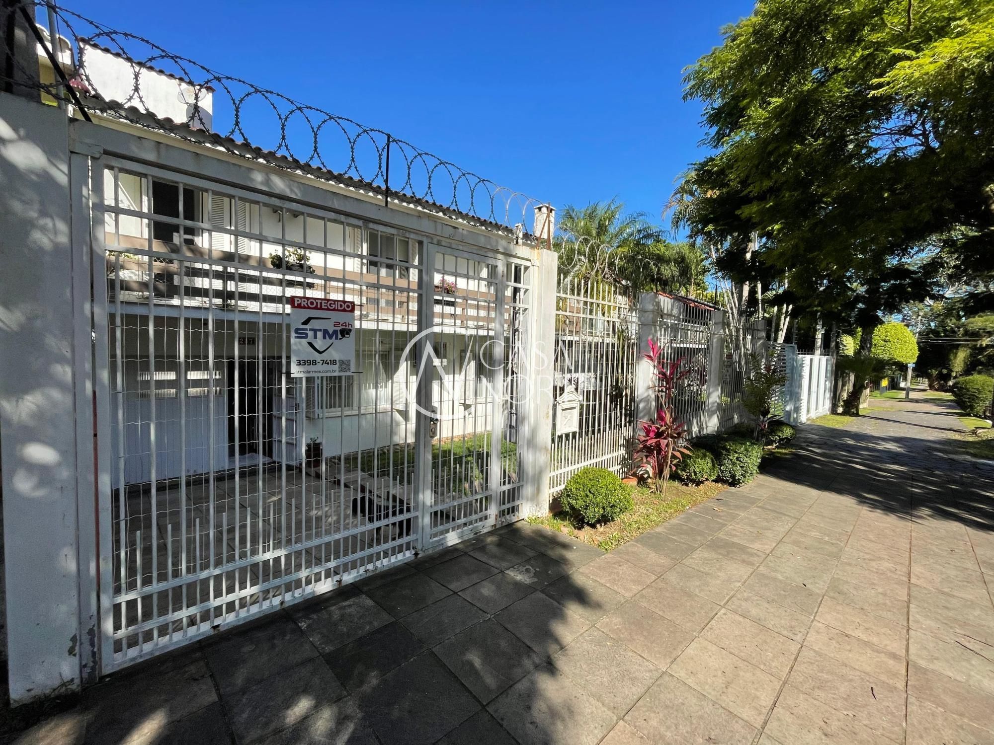 Casa à venda com 4 quartos, 325m², 1 suíte, 4 vagas, Avenida Arlindo Pasqualini no bairro Jardim Isabel em Porto Alegre