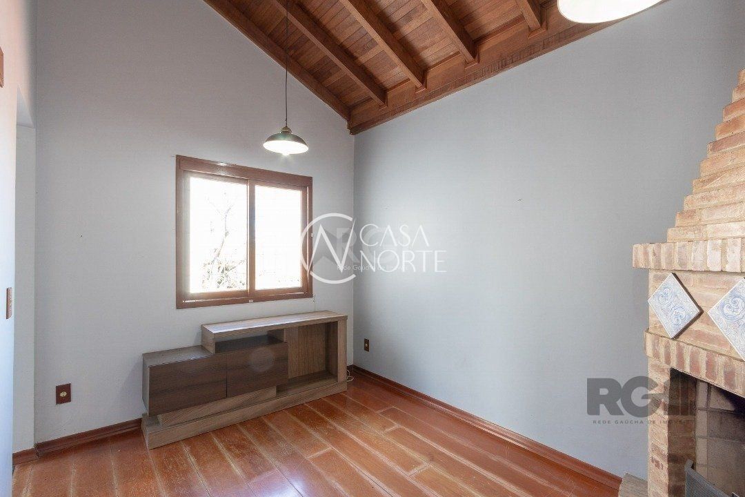 Casa de Condomínio à venda com 3 quartos, 138m², 1 suíte, 1 vaga, Rua Upamaroti no bairro Cristal em Porto Alegre