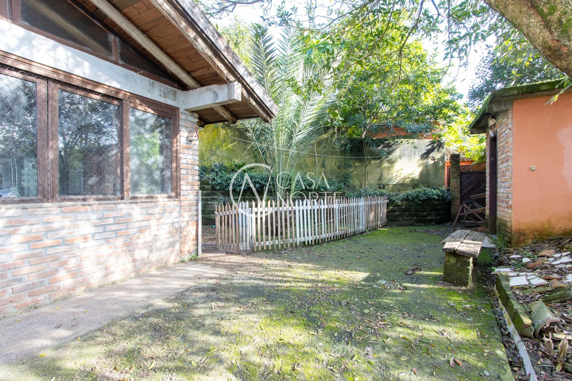 Casa à venda com 3 quartos, 130m², 1 suíte, 3 vagas, Rua Tapera no bairro Hípica em Porto Alegre