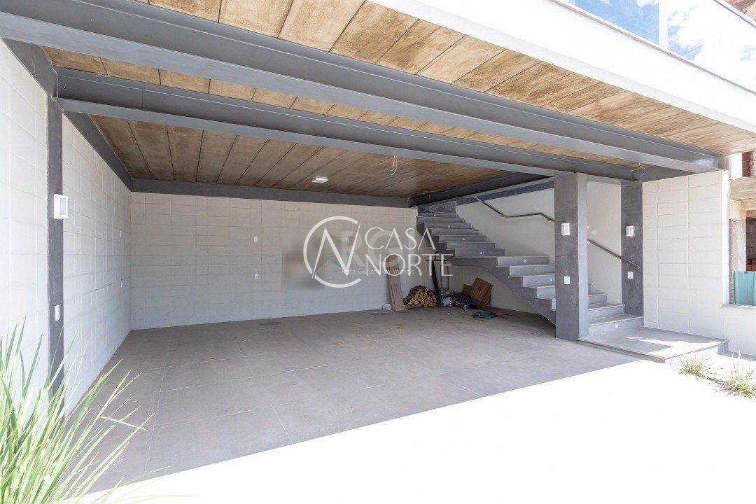 Casa de Condomínio à venda com 3 quartos, 219m², 1 suíte, 2 vagas, Rua Adriano Pereira da Silva no bairro Vila Nova em Porto Alegre