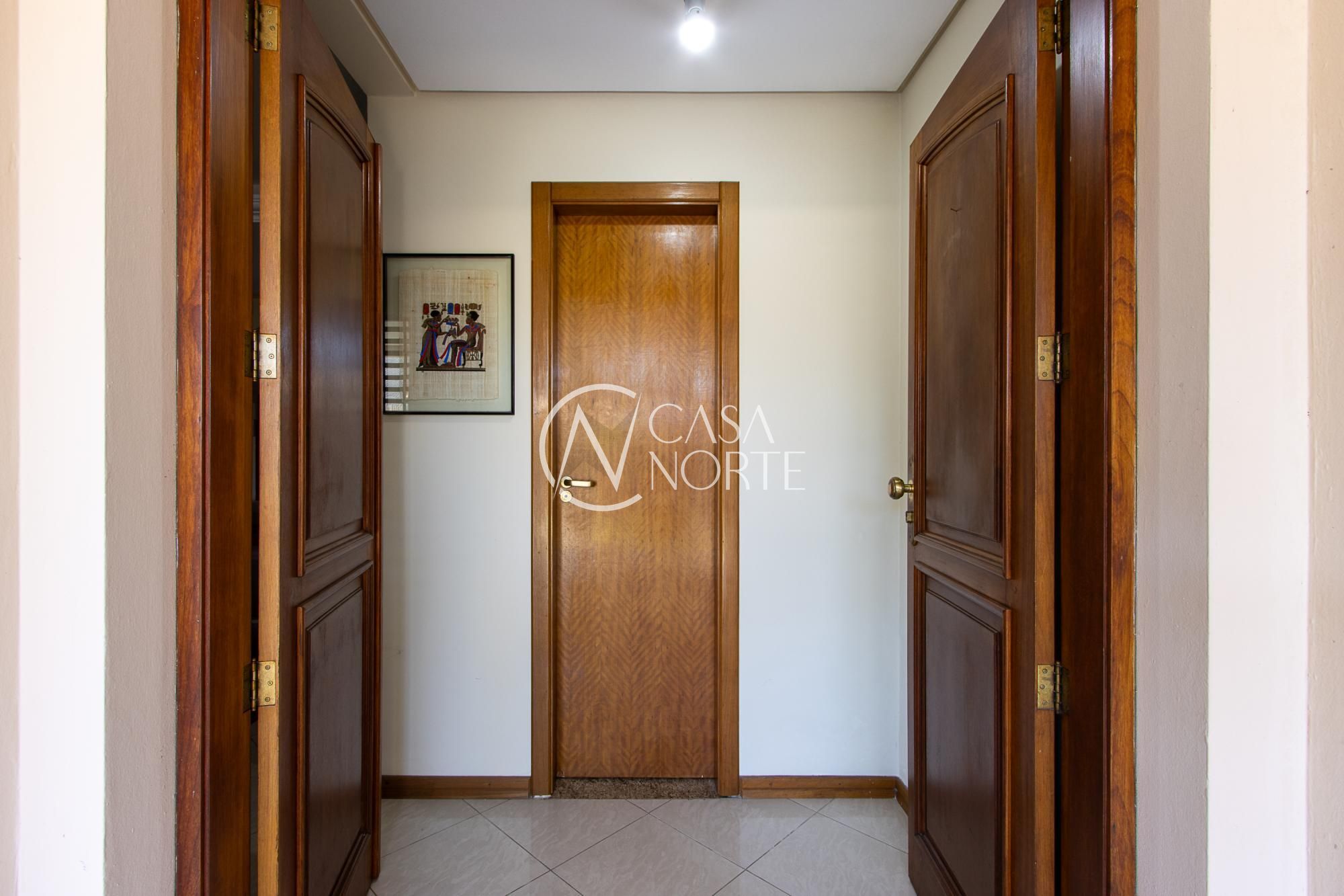 Casa à venda com 3 quartos, 197m², 1 suíte, 2 vagas, Avenida Copacabana no bairro Vila Assunção em Porto Alegre