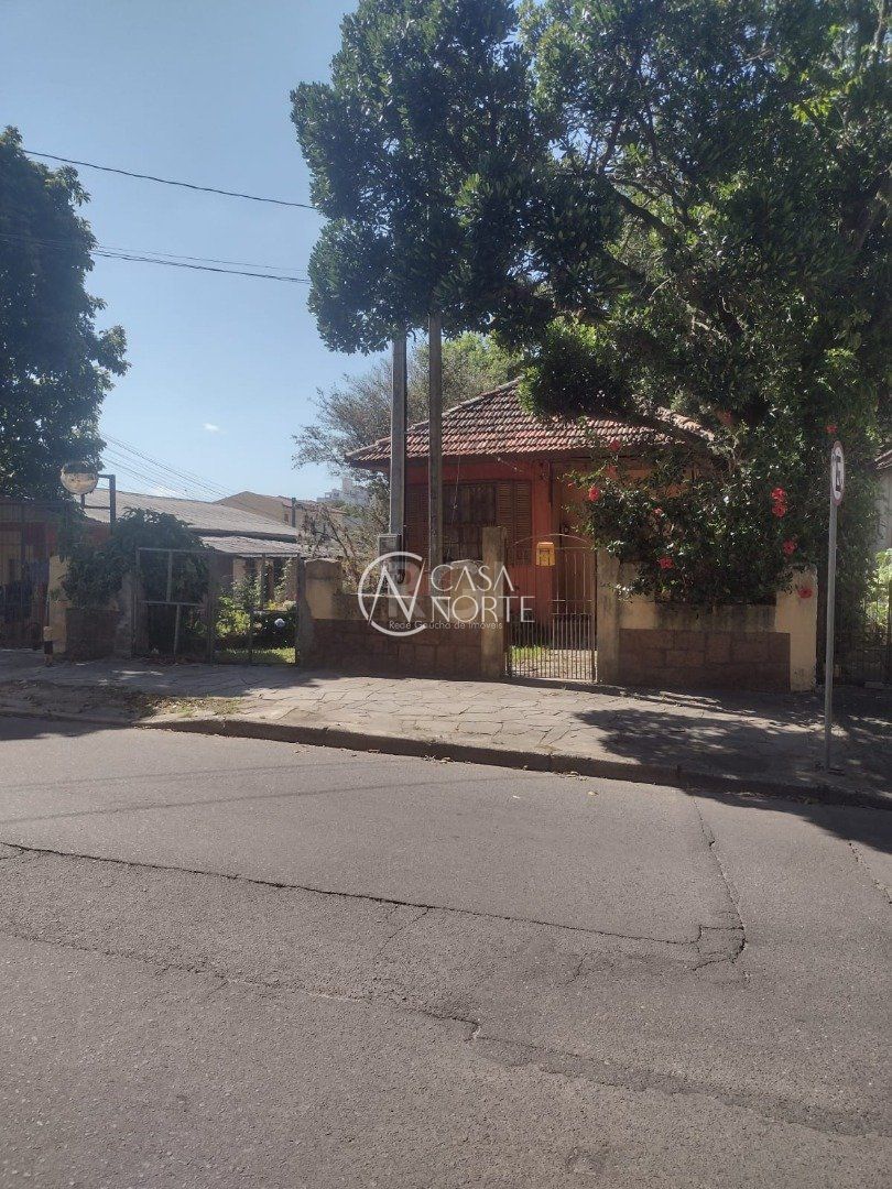 Terreno à venda  com 610m², Rua Doutor Armando Barbedo no bairro Tristeza em Porto Alegre