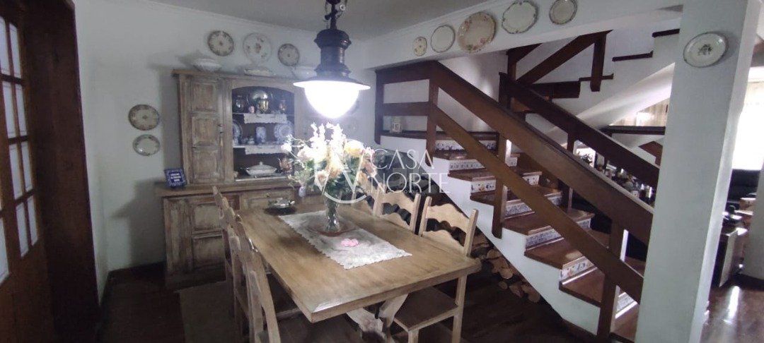 Casa à venda com 3 quartos, 250m², 1 suíte, 2 vagas, Rua Otelo Rosa no bairro Ipanema em Porto Alegre