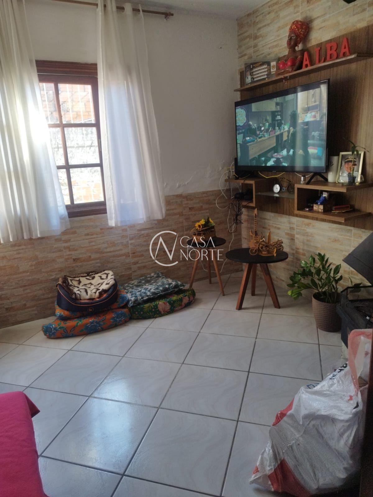 Casa à venda com 2 quartos, 198m², 1 suíte, 3 vagas, Rua Dona Otília no bairro Santa Tereza em Porto Alegre