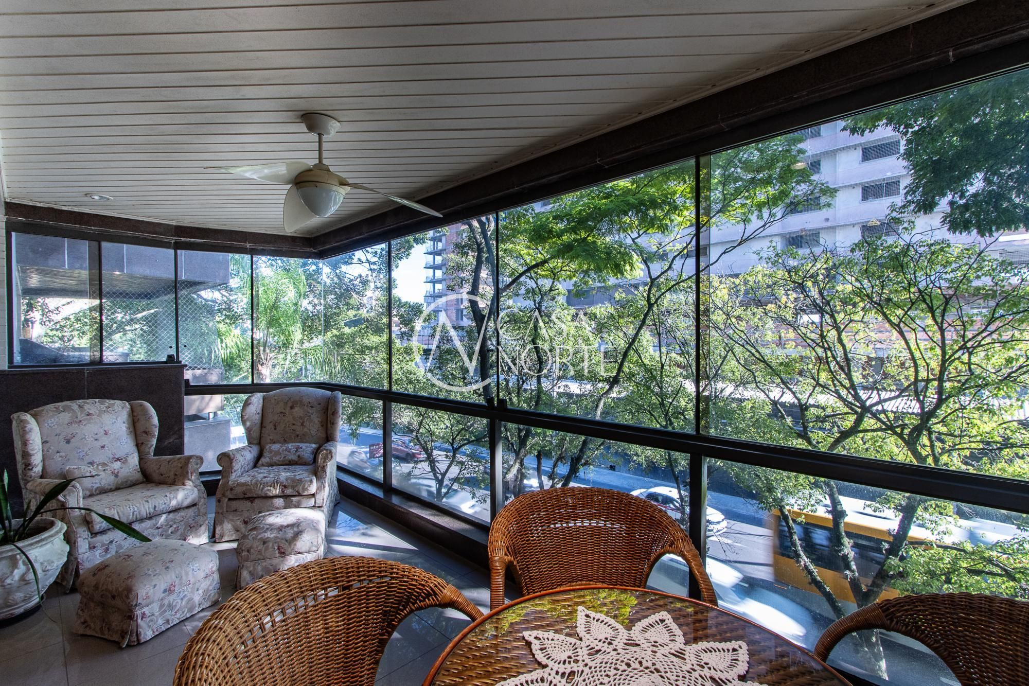 Apartamento à venda com 3 quartos, 166m², 1 suíte, 2 vagas, Avenida Doutor Nilo Peçanha no bairro Petrópolis em Porto Alegre
