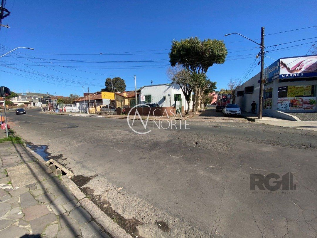 Casa à venda com 3 quartos, 100m², 1 vaga, Rua Coronel Neves no bairro Medianeira em Porto Alegre