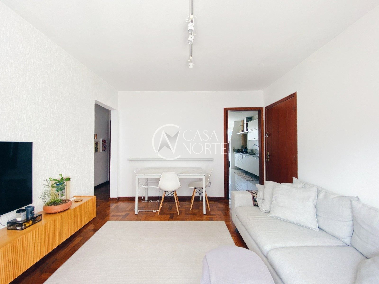 Apartamento à venda com 2 quartos, 76m², 1 suíte, 1 vaga, Rua Vicente da Fontoura no bairro Bela Vista em Porto Alegre