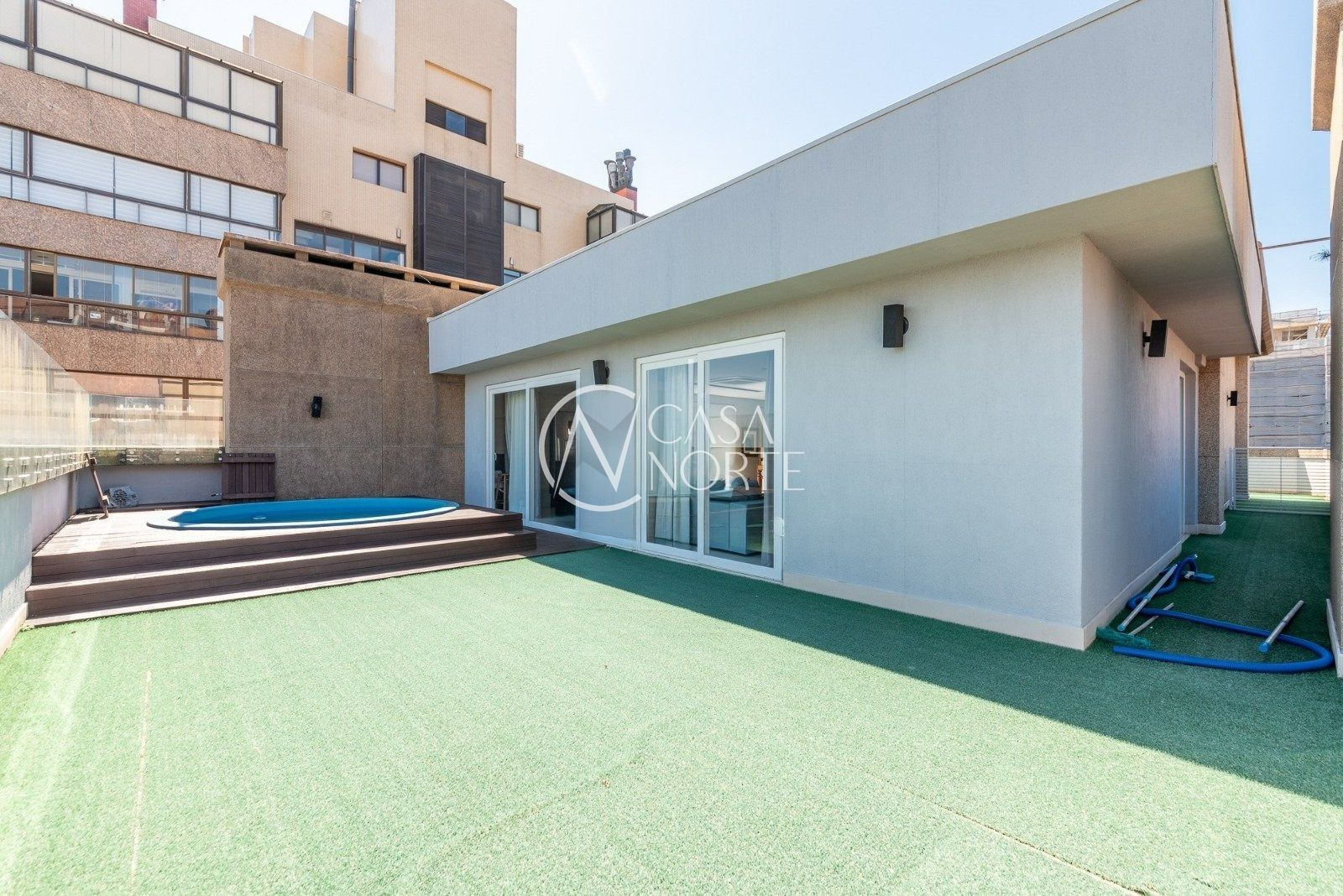 Cobertura à venda com 4 quartos, 500m², 3 suítes, 3 vagas, Rua Cândido Batista de Oliveira no bairro Moinhos de Vento em Porto Alegre