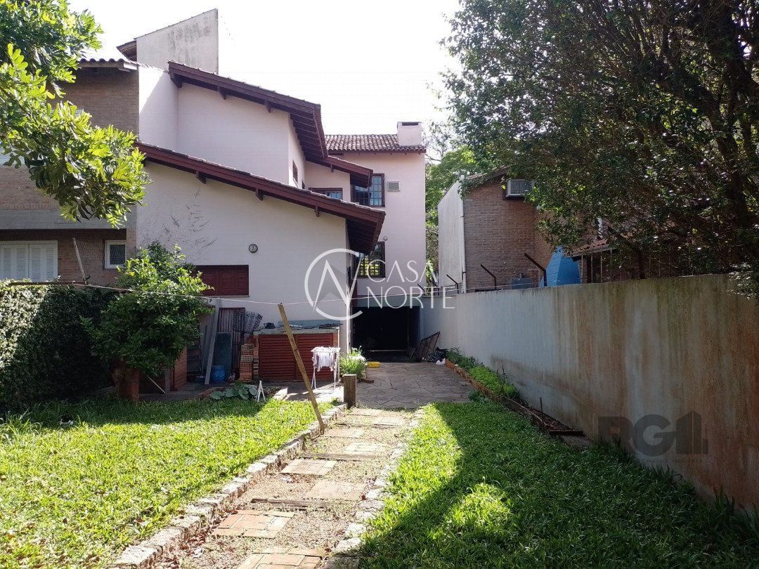 Casa à venda com 2 quartos, 263m², 1 suíte, 2 vagas, Rua Professor Emilio Meyer no bairro Vila Conceição em Porto Alegre