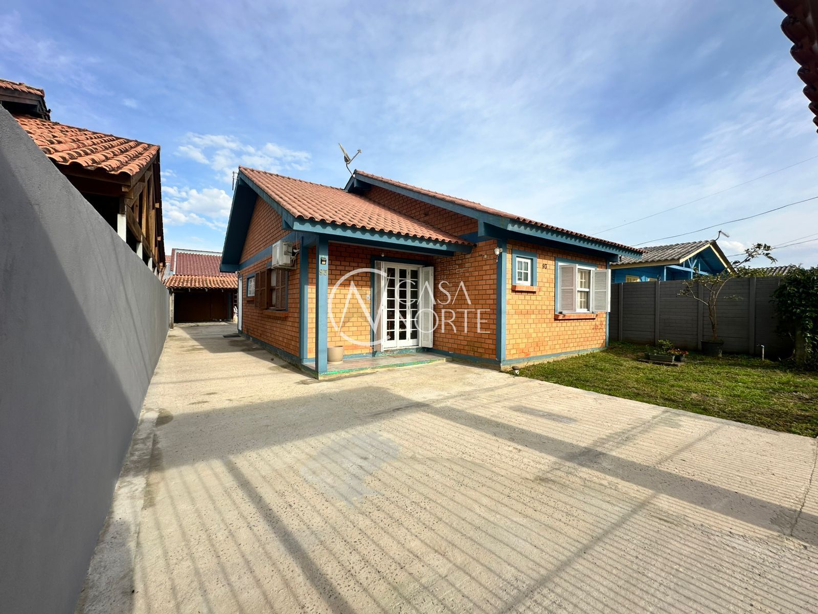 Casa à venda com 3 quartos, 360m², 1 suíte, 3 vagas, Rua João Pestana Aragão no bairro Belém Novo em Porto Alegre