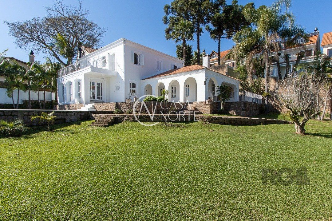 Casa à venda com 4 quartos, 600m², 2 suítes, 6 vagas, Rua Simao Bolivar no bairro Vila Conceição em Porto Alegre