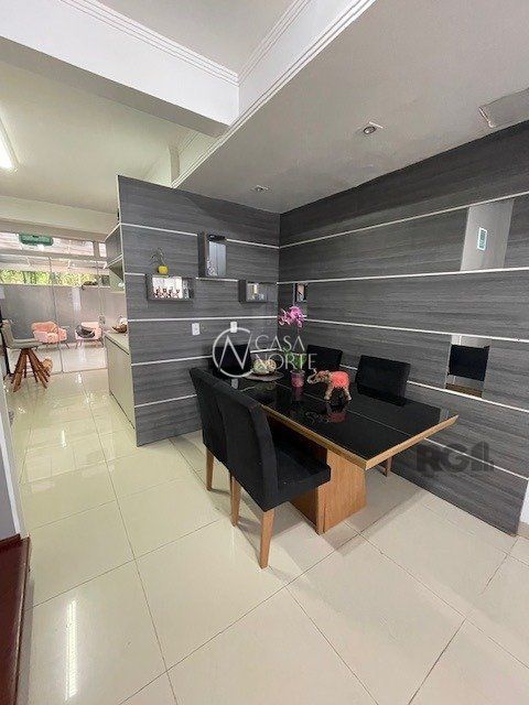 Casa à venda com 2 quartos, 124m², 2 suítes, 2 vagas, Rua Doutor Sady Soares no bairro Guarujá em Porto Alegre