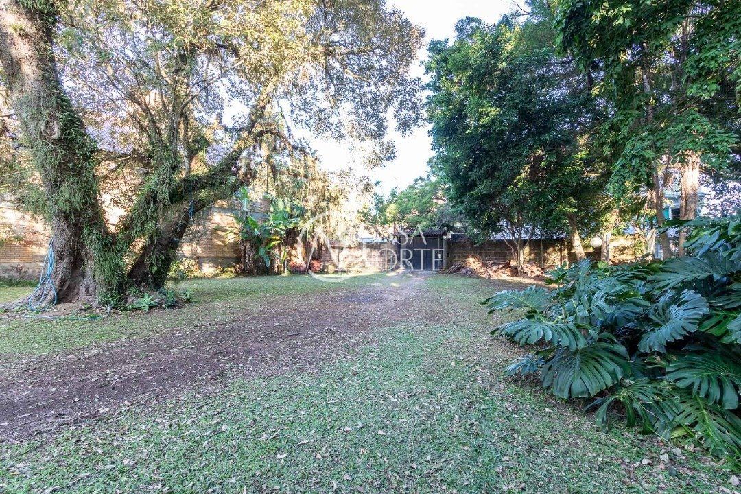 Casa à venda com 4 quartos, 292m², 2 suítes, 3 vagas, Rua Doutor Armando Barbedo no bairro Tristeza em Porto Alegre
