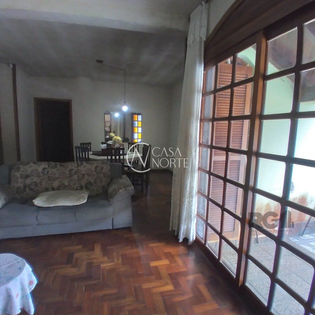 Casa à venda com 4 quartos, 5130m², 3 suítes, 2 vagas, Avenida João Antônio Silveira no bairro Restinga em Porto Alegre