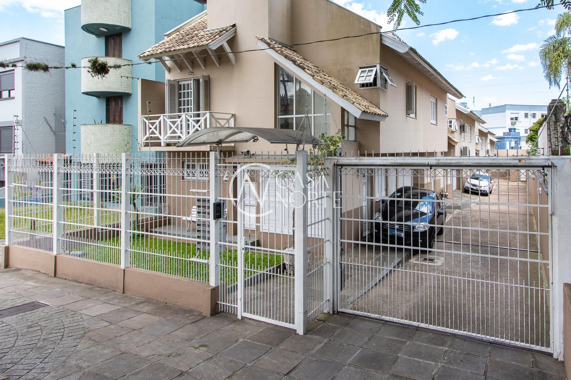 Casa de Condomínio à venda com 3 quartos, 78m², 1 suíte, 1 vaga, Avenida Pinheiro Borda no bairro Cristal em Porto Alegre