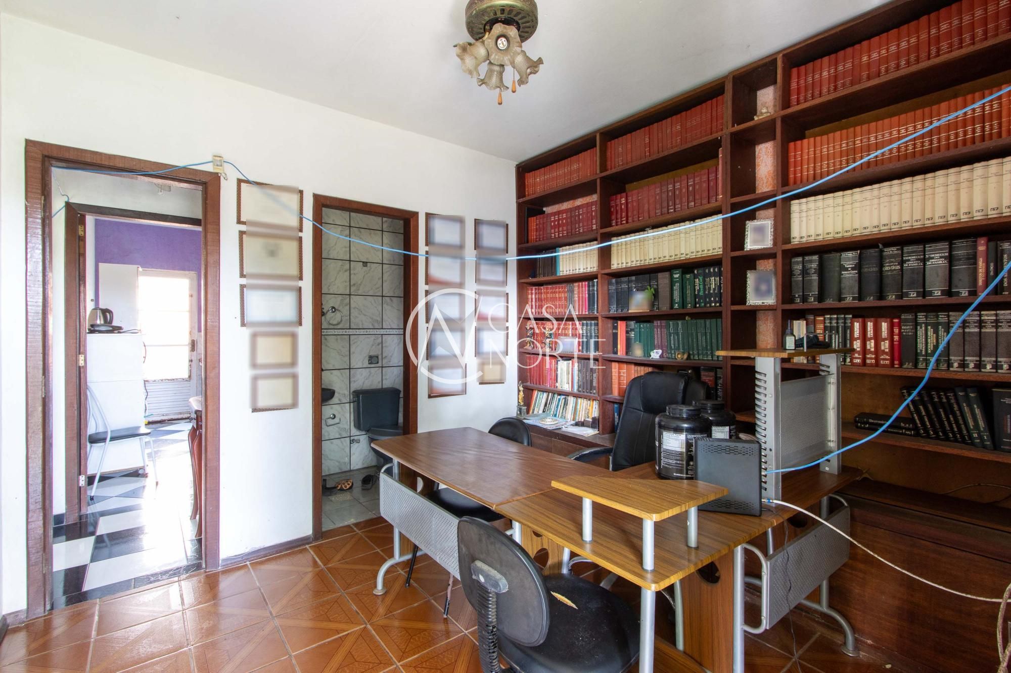 Casa à venda com 3 quartos, 240m², 1 suíte, 4 vagas, Avenida da Serraria no bairro Espírito Santo em Porto Alegre