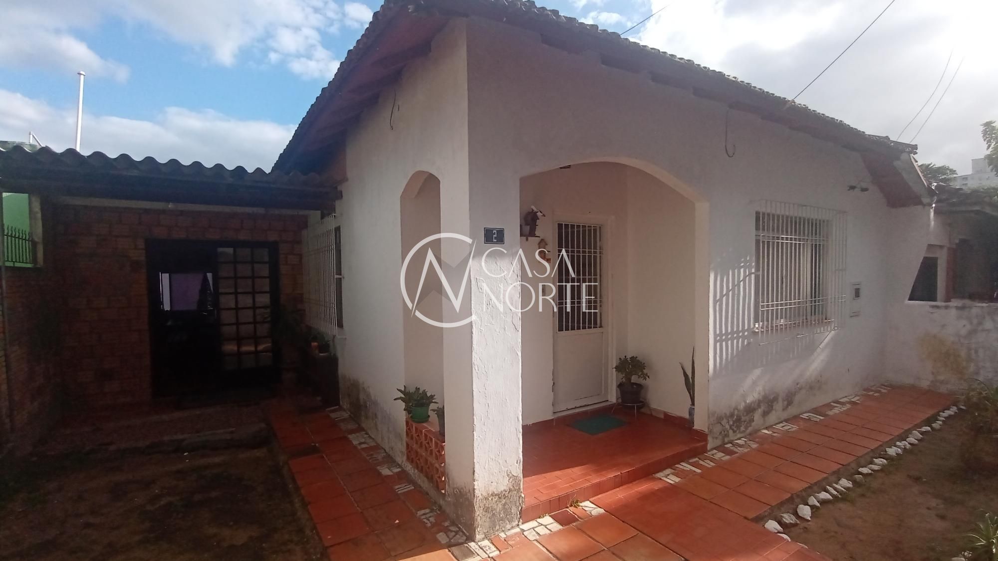 Casa à venda com 2 quartos, 120m², 1 vaga, Rua São Joaquim no bairro Glória em Porto Alegre