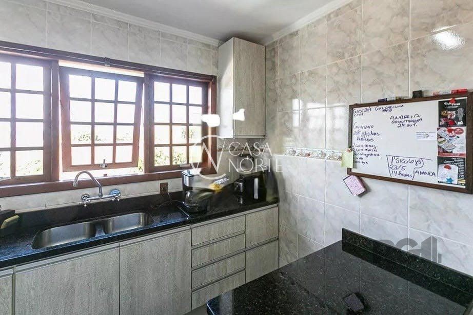 Casa à venda com 3 quartos, 161m², 1 suíte, Rua dos Guananas no bairro Espírito Santo em Porto Alegre