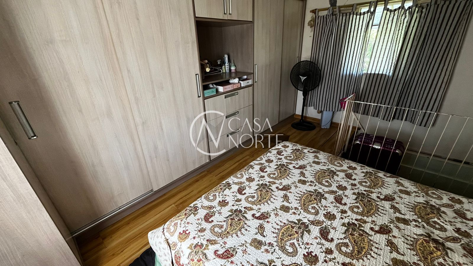 Casa de Condomínio à venda com 3 quartos, 55m², 1 vaga, Rua Mura no bairro Guarujá em Porto Alegre