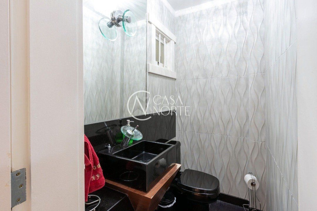 Casa de Condomínio à venda com 4 quartos, 381m², 2 suítes, 4 vagas, Rua Professor Doutor Milton Guerreiro no bairro Santa Tereza em Porto Alegre