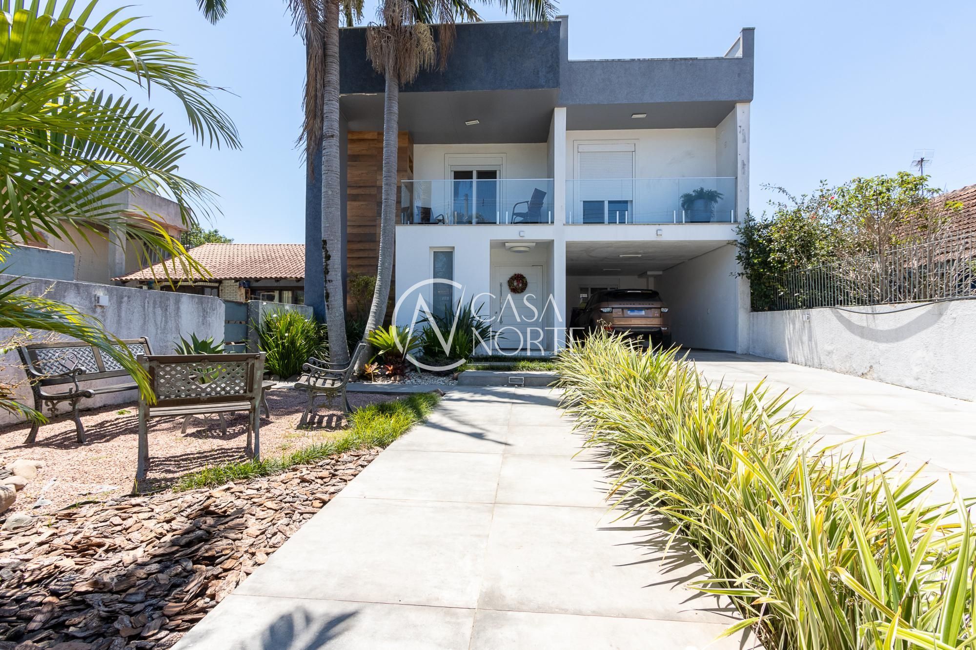 Casa à venda com 3 quartos, 302m², 3 suítes, 2 vagas, Estrada Vila Maria no bairro Cavalhada em Porto Alegre