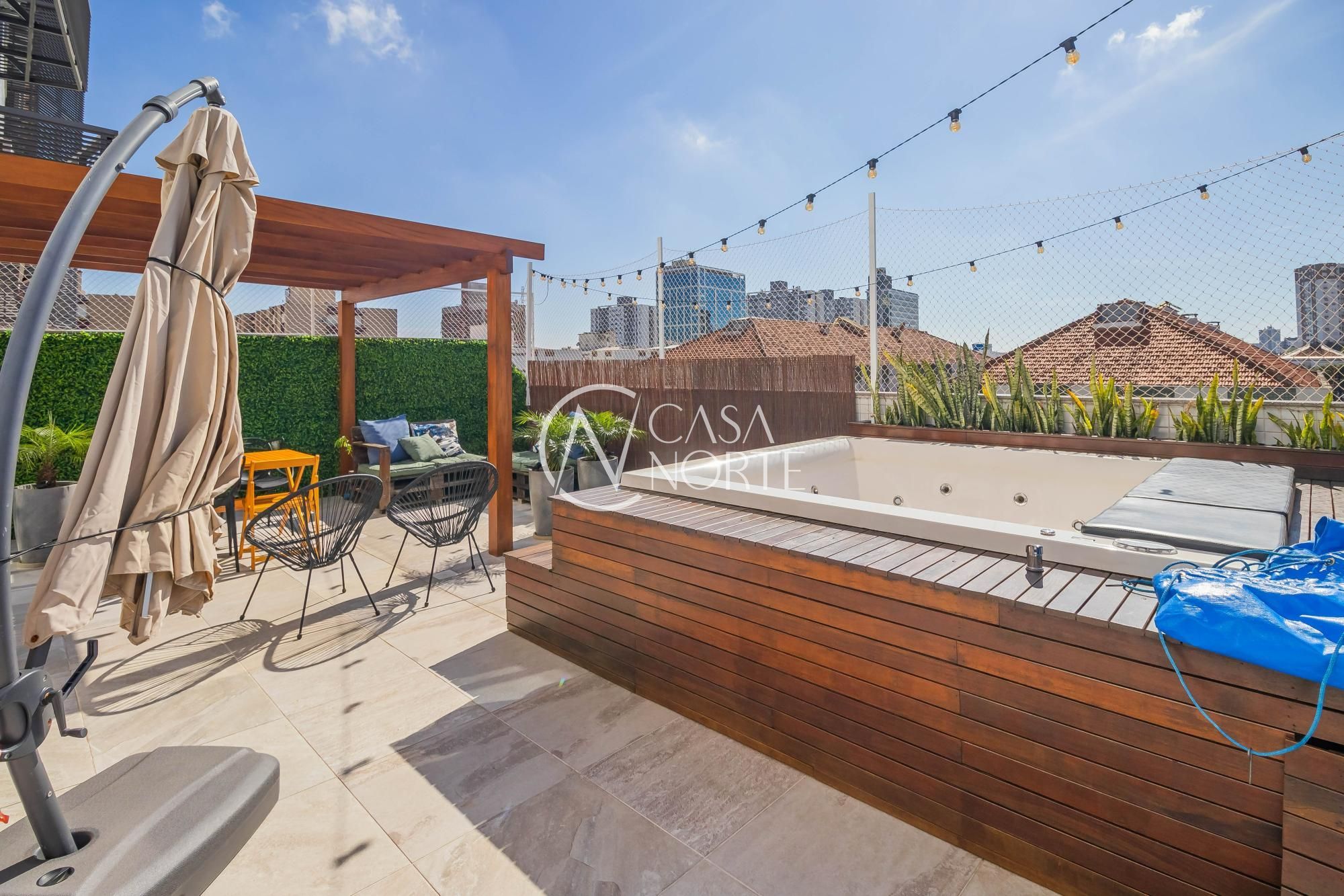 Apartamento Garden à venda com 3 quartos, 141m², 1 suíte, 2 vagas, Rua Alberto Silva no bairro Vila Ipiranga em Porto Alegre