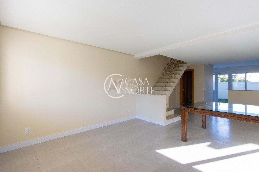 Casa à venda com 3 quartos, 130m², 1 suíte, 1 vaga, Rua Alamo no bairro Hípica em Porto Alegre