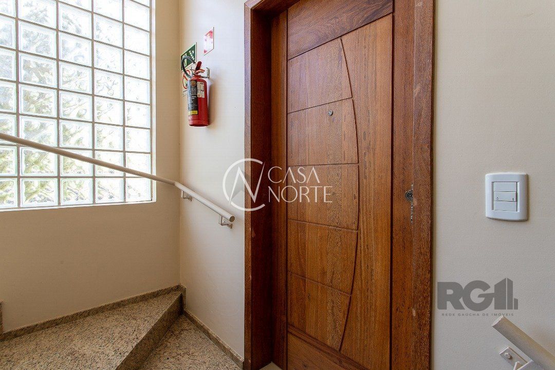 Apartamento à venda com 2 quartos, 95m², 1 vaga, Rua Sargento Nicolau Dias de Farias no bairro Tristeza em Porto Alegre