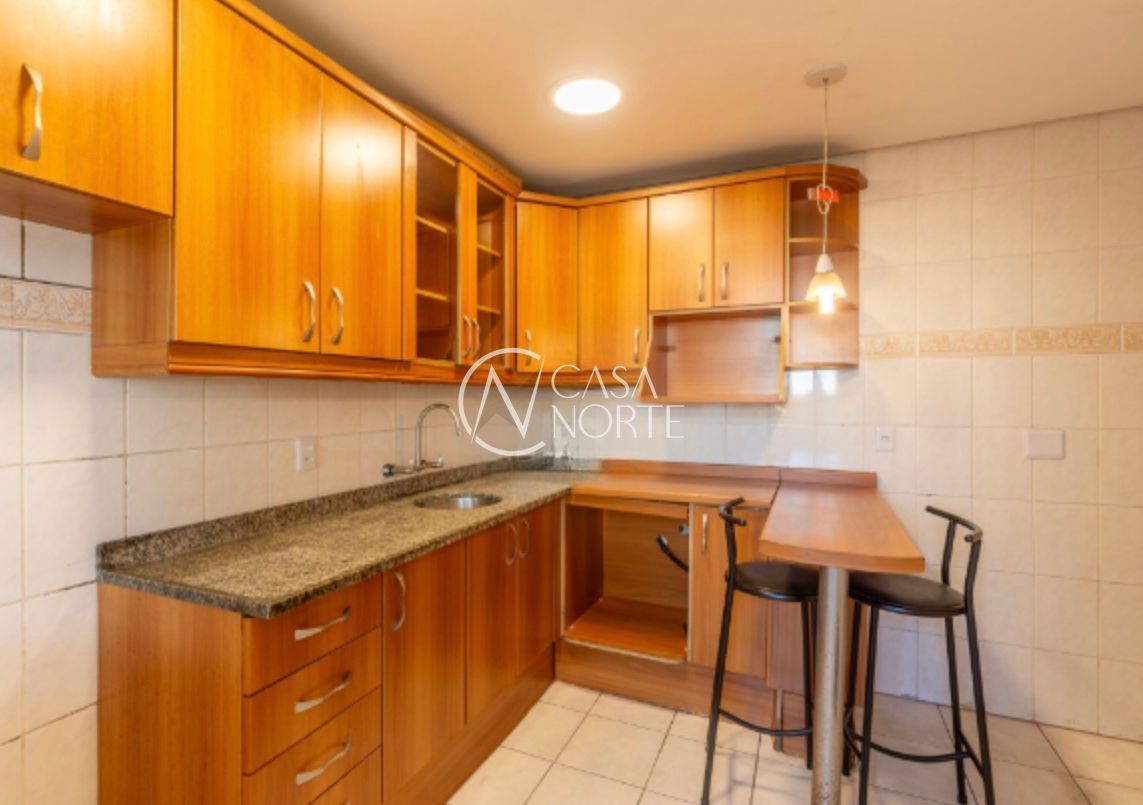 Casa de Condomínio à venda com 3 quartos, 191m², 1 suíte, 2 vagas, Avenida Coronel Marcos no bairro Pedra Redonda em Porto Alegre