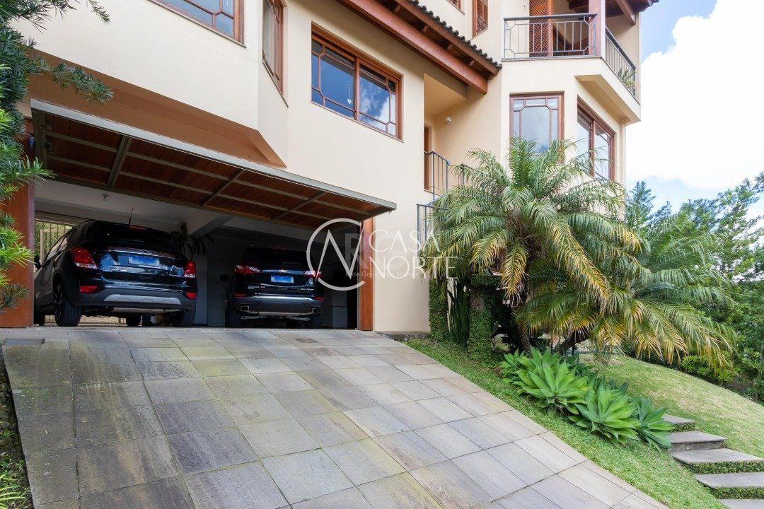 Casa à venda com 3 quartos, 358m², 1 suíte, 3 vagas, Rua Doutor Arnaldo da Silva Ferreira no bairro Jardim Isabel em Porto Alegre