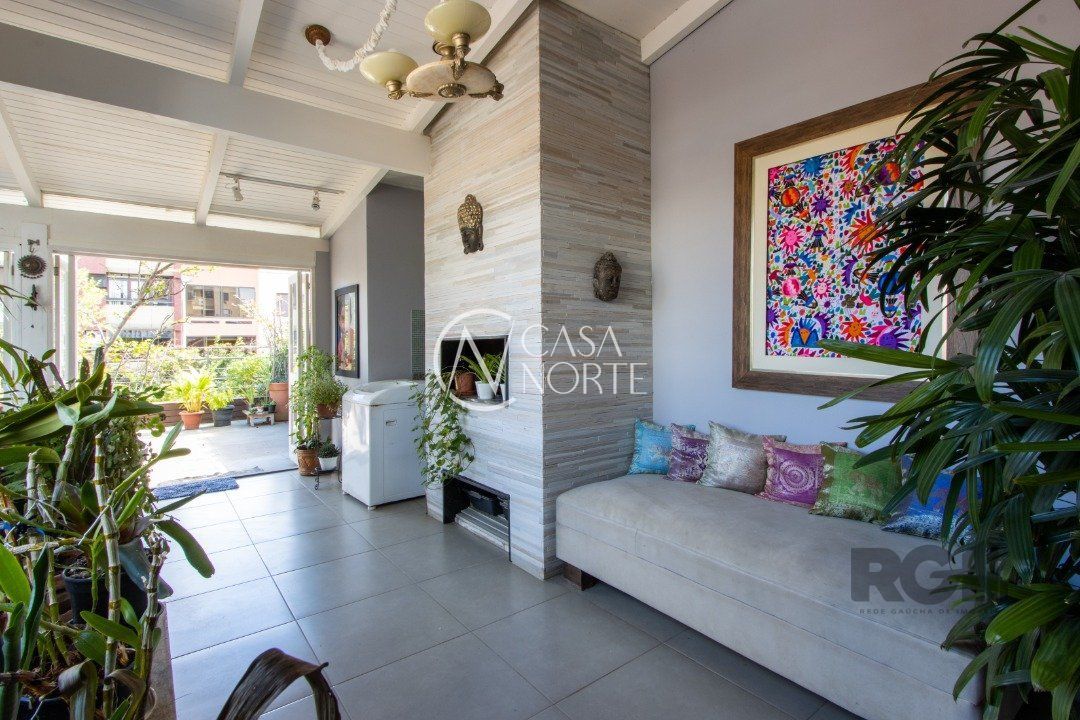 Cobertura à venda com 4 quartos, 219m², 1 suíte, Rua Amélia Teles no bairro Petrópolis em Porto Alegre