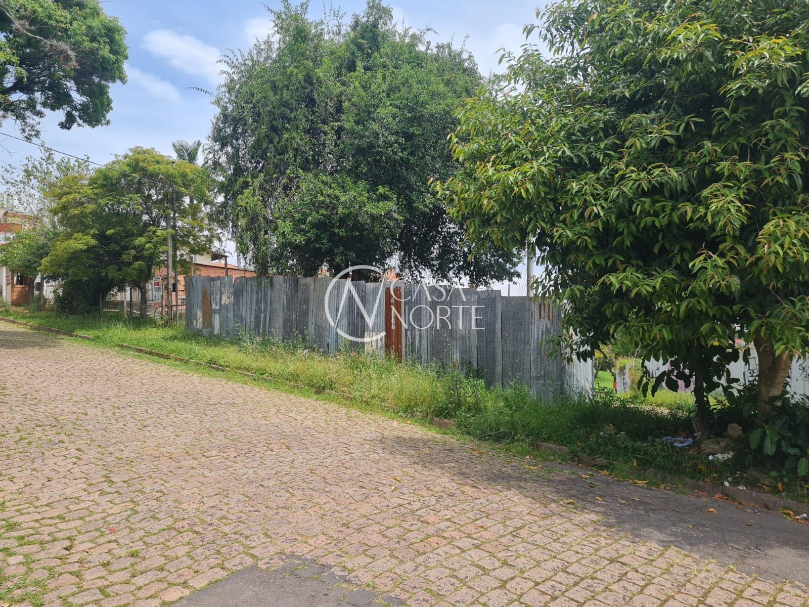 Terreno à venda  com 416m², Rua Engenheiro Leovigildo Paiva no bairro Santa Tereza em Porto Alegre